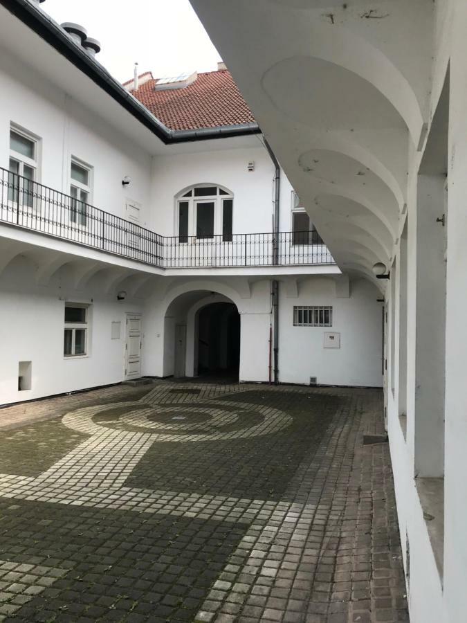 Big Modern Doubleroom Near Cathedral Кошице Екстериор снимка