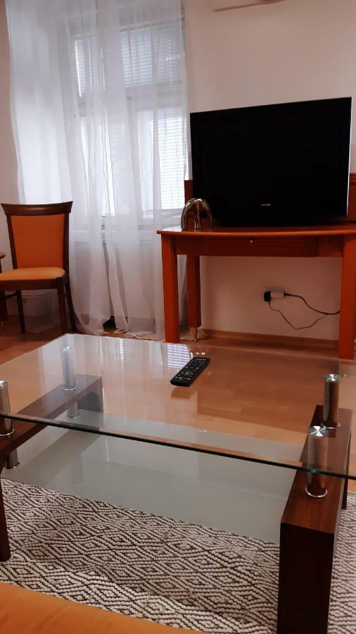 Big Modern Doubleroom Near Cathedral Кошице Екстериор снимка