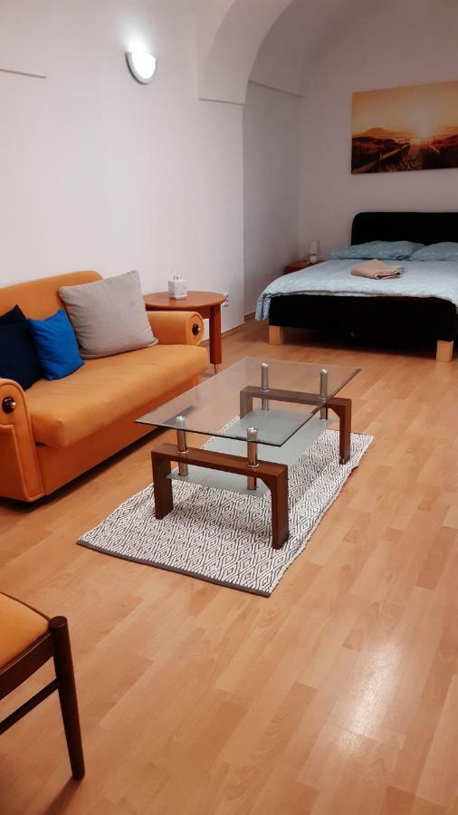 Big Modern Doubleroom Near Cathedral Кошице Екстериор снимка