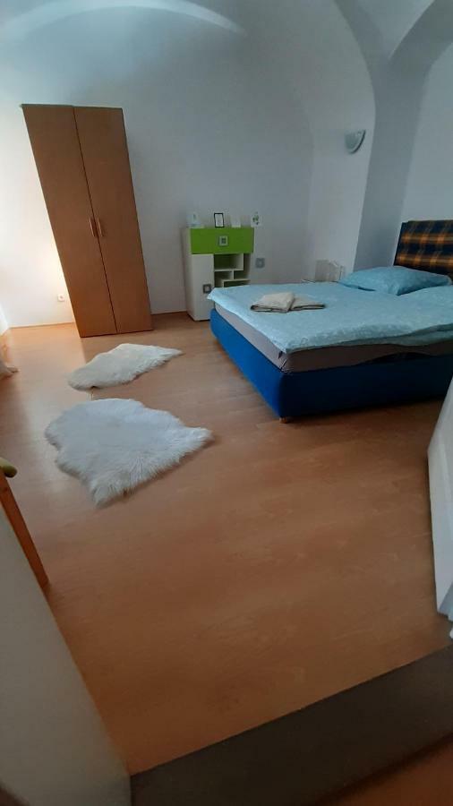 Big Modern Doubleroom Near Cathedral Кошице Екстериор снимка