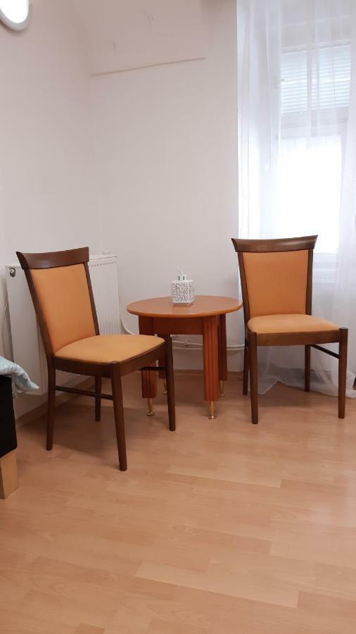 Big Modern Doubleroom Near Cathedral Кошице Екстериор снимка